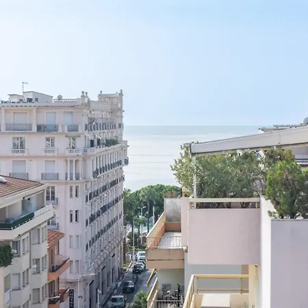 Sublime 3 Bedroom With Roof Terrace *