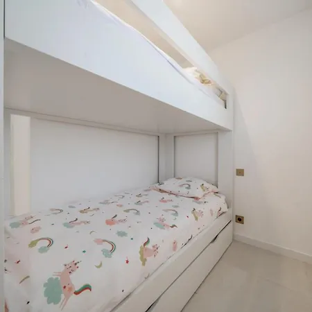 Sublime 3 Bedroom With Roof Terrace