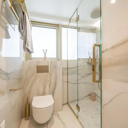Apartment Sublime 3 Bedroom With Roof Terrace